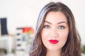 red lipstick tutorial and strobing