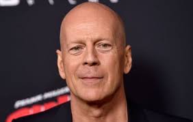 Bruce willis & the accelerators devil woman subtítulos en español. Bruce Willis Speaks Out After Being Asked To Leave Shop For Not Wearing Face Mask Nme