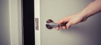 how to remove a door lever handle