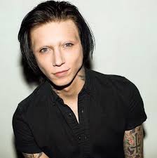 andy biersack without eyebrows pop