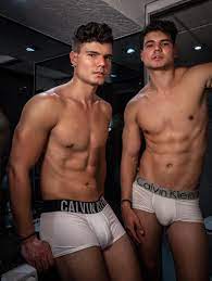 Thecastillotwins onlyfans