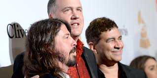 This took me many hours to complete, but i'm very pleased with the end result. Dave Grohl Recruits Surviving Nirvana Members St Vincent More For Gala Performance Pitchfork
