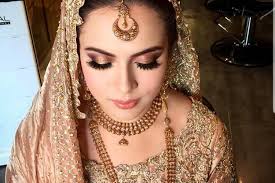 bridal makeup services in pitura