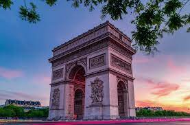 paris tourist attractions list