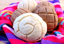 Here is a list of some of the traditional recipes you can find here on the blog to celebrate this christmas. 20 Best Mexican Desserts