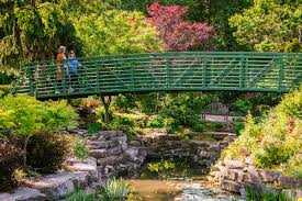 best botanical gardens in the midwest