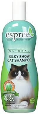 Cats have delicate, thin skin, and using a human shampoo can easily dry it out, irritate it. The Best Cat Shampoo Guide For 2021 It S Not Just Pampering Animal Corner