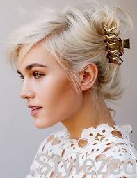 Use a fancy barrette to clip it back instead. 20 Claw Clip Hairstyles For Any Hair Length Momooze Com