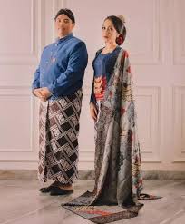 Selain itu, sunda juga dikenal dengan budayanya yang cukup beragam. Pakaian Adat Sunda Tradisional Hingga Modern Perlu Kamu Ketahui Wikipie Co Id