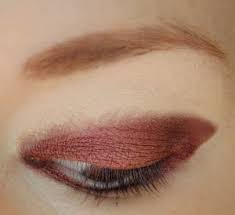 burgundy burlesque eyeshadow how to