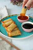 How do you cook frozen spring rolls in Airfryer?