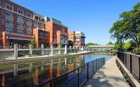 best isted living in naperville il
