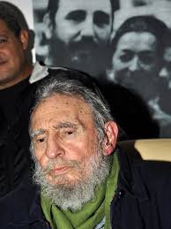 Fidel inaugura estudio de arte en el barrio Romerillo, de La Habana. Foto: Estudios Revolución. - fidel-castro-en-el-romerillo_8-de-enero-de-2014_7-580x773