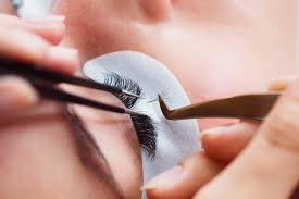 what s the deal with eyelash extensions