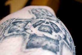 The third picture of the tattoo healing stages demonstrates what your tattoo will look like the week or so after you have gotten the tattoo just before it starts to peel. A Comprehensive Guide To Caring For Your New Tattoo Tatring Tattoos Piercings