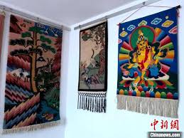 inheritor of tibetan carpet weaving