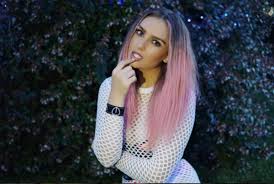Perrie edwards looked ecstatic as she revealed on instagram that she is expecting her first child with her soccer star boyfriend. People Think Perrie Edwards Is Pregnant Celebrity Heat