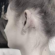 50 idées de tatouages derrière l&#039;oreille