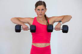 7 dumbbell shoulder exercises for women
