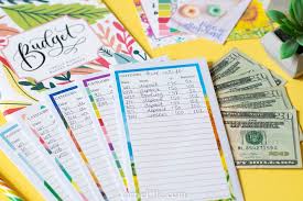 Creating a diy budget binder is not hard, nor does it take a ton of supplies to get started. Printable Diy Cash Envelope System Carrie Elle