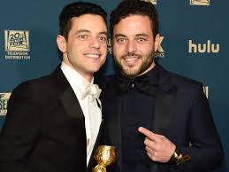 Rami malek was born in los angeles in the us on may 12, 1981. Celebrities Who Have A Twin Ashton Kutcher Rami Malek And More