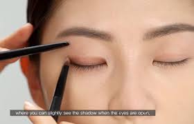eye makeup for hooded eyes a step by