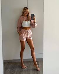 This is what a $2 million bra looks like. Runway Fashion Prefer Wolford Prefer Wikifeet Prefer Pantyhose Prefer Thinspo Prefer Elsa Hosk Beauty Style Fashion Twitterren Loxi Part 2 We Love Your Black Pantyhose They Look So Soft And Beautiful Nylons Pantyhose Stockings Legs Feet