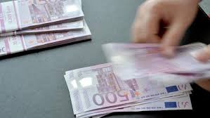Viele währungen haben auch gar keine scheine. Osterreichische Nationalbank Gibt Letzten 500 Euro Schein Aus Kurier At