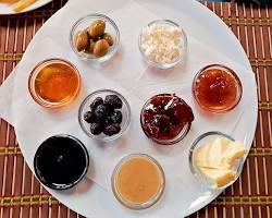 Jams in Turkish hotel breakfast的圖片
