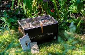 11 Gardening Gift Ideas For