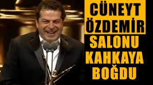 Cüneyt Özdemir Altın Kelebek'te son zamanların en popüler esprisini yaptı -  YouTube