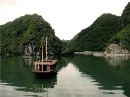 It consists of 367 islands, off the coast of hai phong city and quang ninh province, it. Cat Ba Weather