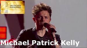 Michael patrick kelly tritt zur rotkäppchen nacht der chöre auf. Michael Patrick Kelly Beautiful Madness Deutscher Radiopreis 2020 Youtube