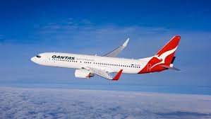 qantas grounds three boeing 737s over