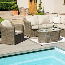 Maze Winchester Rattan Collection