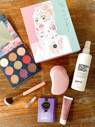 glossybox august 2022 beauty box review