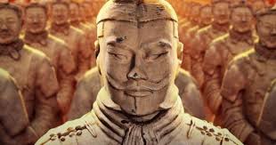 Buscaba la vida eterna y lo enterraron rodeado de 8 mil soldados: el  misterio del primer emperador chino