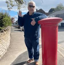 You are on your Own – Humour Writing by the fat silver haired writer in  shades from Birmingham England read in 162 countries so far