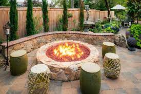 Inspiring Retaining Wall Fire Pit Ideas