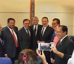 Zaharin later announced that he had been tested nazri had called for the press conference last week to announce his withdrawal of support for prime minister tan sri muhyiddin yassin. Anwar And Umno Mps Catching Up Is Not Wrong New Malaysia Times