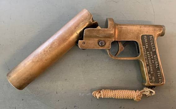 Tuesdays item of interest is this Kriegsmarine Sternsignalpistole Doppelschusssmodel (SLd) or Double barrelled flare pistol. This example was made by Walther in 1940 from stainless steel. Found locally and still in very