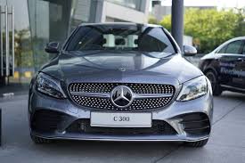 Iseecars.com analyzes prices of 10 million used cars daily. Testdriving Mercedes Benz C300