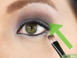 how to make green eyes stand out 10