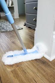 how to clean laminate floors the