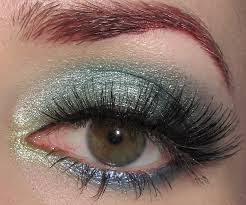 blue metallic eye makeup look