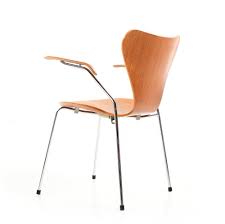 Designklassiker, zum unschlagbaren preis und in hoher qualität. Armlehnstuhl 3207 Von Arne Jacobsen Bauhausberlin Bauhausdesign Mobel
