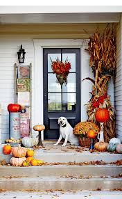 7 inviting fall door decorations that
