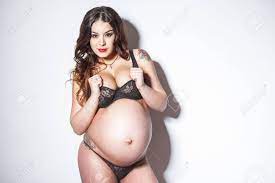 ランジェリーのセクシーな妊婦。の写真素材・画像素材 Image 47431840