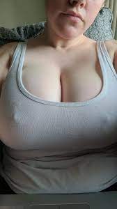 Tig ol' bitties!! Who wants to see them bouncing? : r/curvy_women