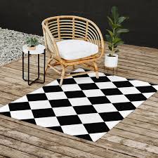 checd black and white outdoor rug